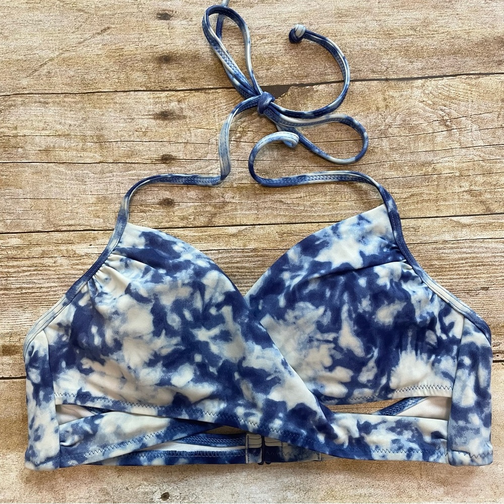 VS PINK Twist Front Cloud Swim Top | S